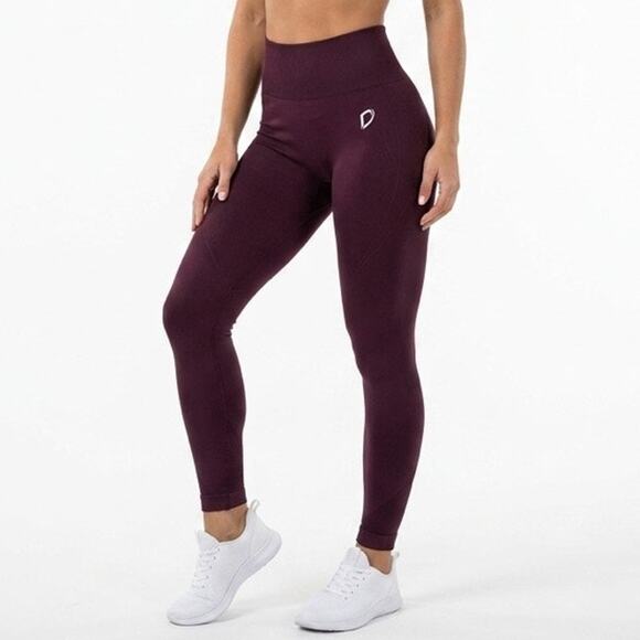 Unbranded Pants - Seamless Athletic Leggings Women's Size XS Purple High Rise 7/8 Compression